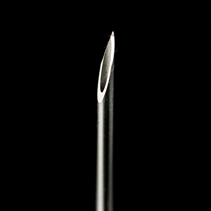 1 inch luer lock needle close